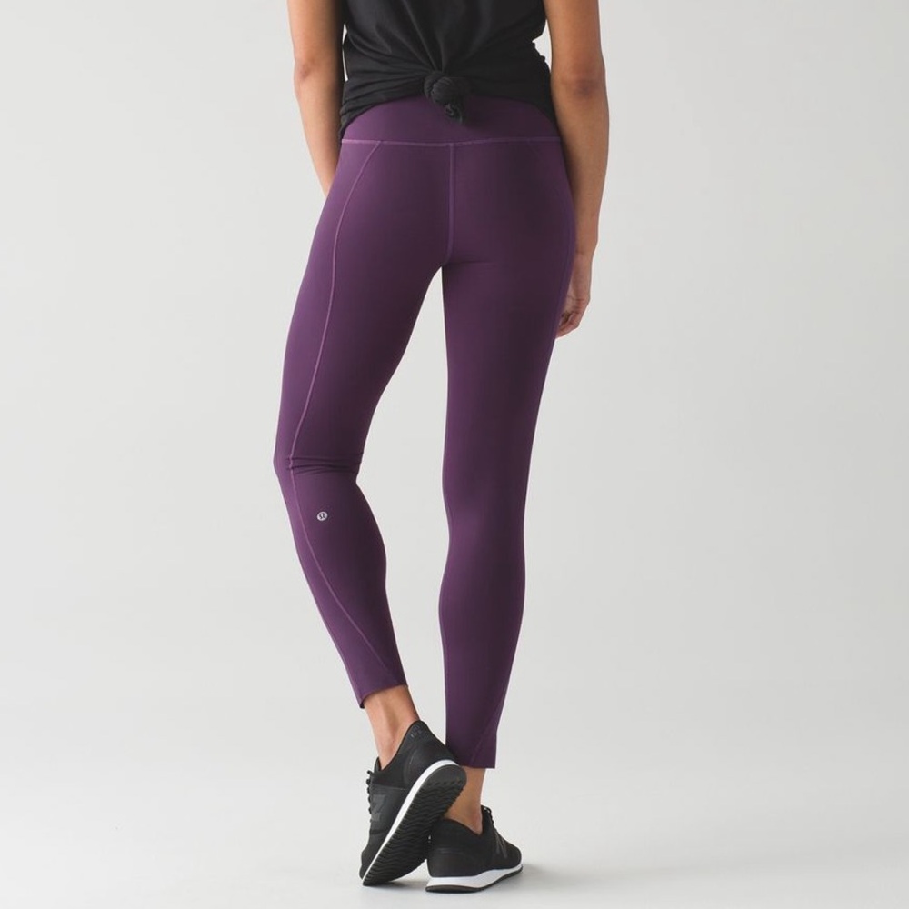 Lululemon Women's Like Nothing 7/8 Tight pants in the darkest magenta color sz 4